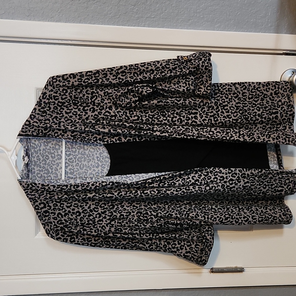 Lynn  Ryan blouse